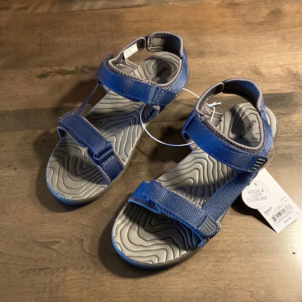 NWT Boys Velcro sandals